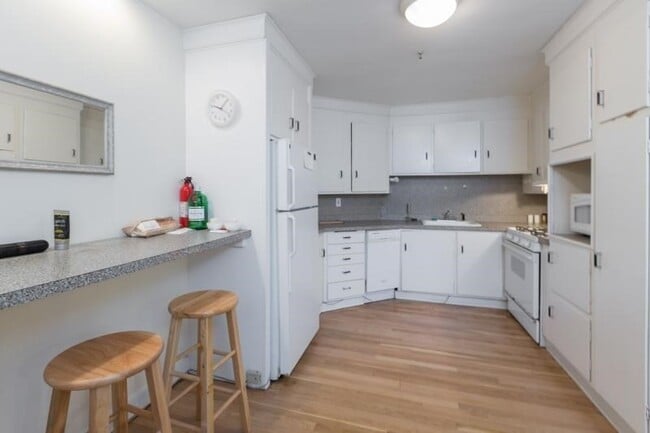 Building Photo - 290 Commonwealth Ave Unit A