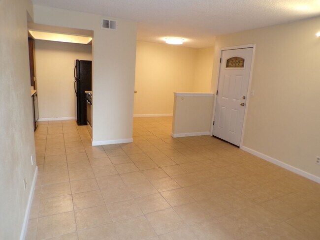 Photo - Welcoming Second Floor Condo!