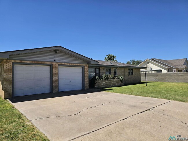 Photo - 217 W University Dr