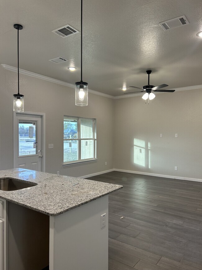 Photo - 6003 Aquilla Dr