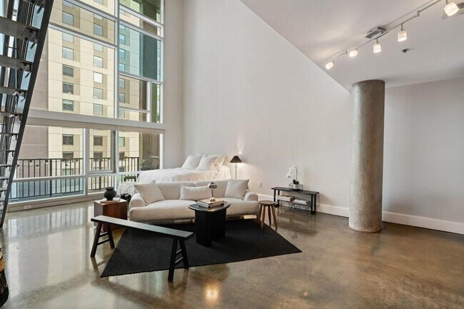 Building Photo - 845 Spring St NW Unit 515