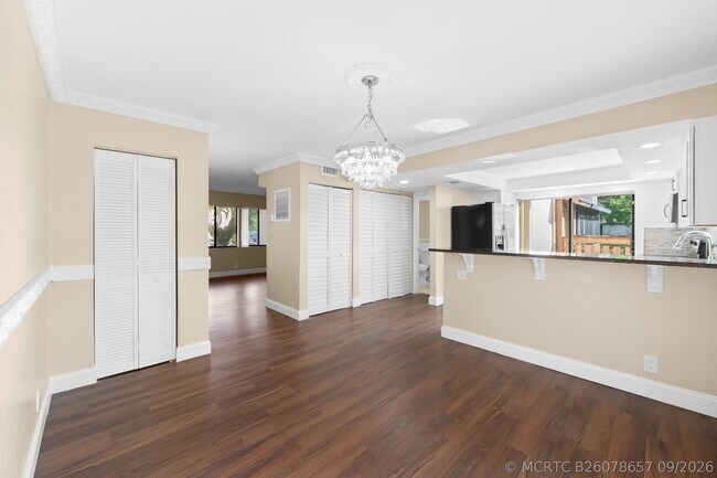 32 Wimbledon Lakes Dr