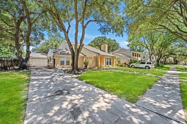 Photo - 8306 Pine Falls Dr