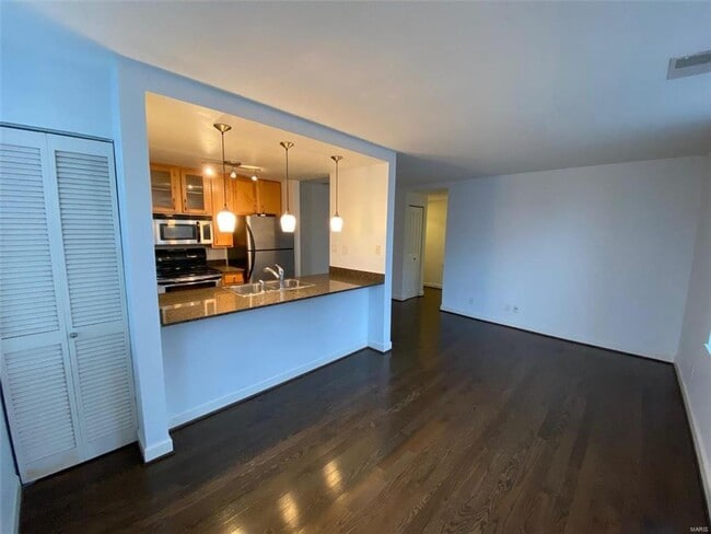 Photo - 5330 Pershing Ave