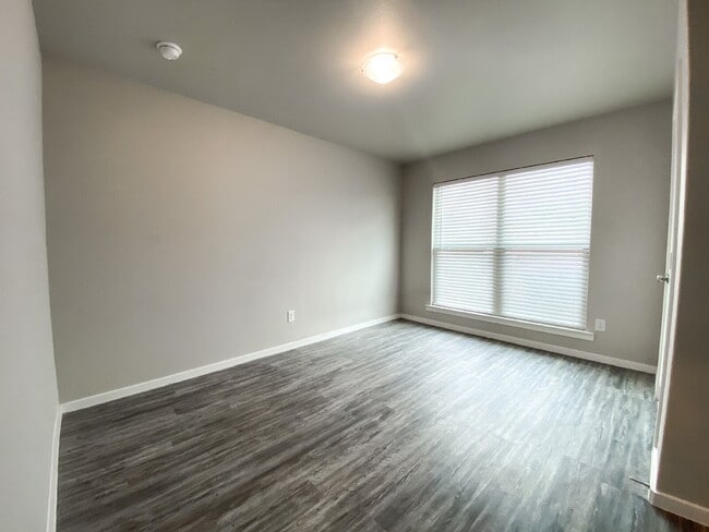 Photo - Luxurious Duplex in Frenship ISD! Unit 2