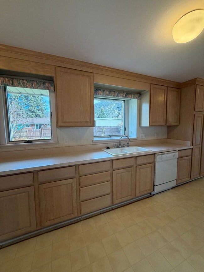 Photo - 2 Bedroom 2 Bath Home with 2 Car Garage in Glenwood Springs