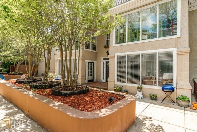 Photo - 1118 Rosedale Dr NE