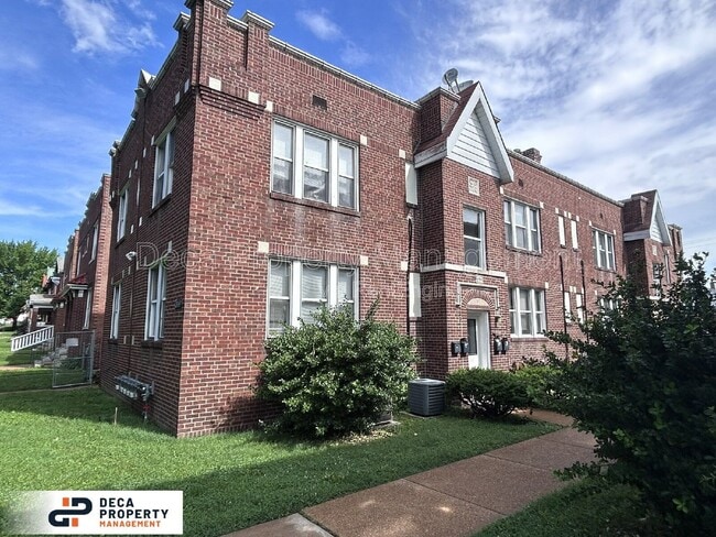 Building Photo - 4231-4233 Ellenwood Ave Unit 204