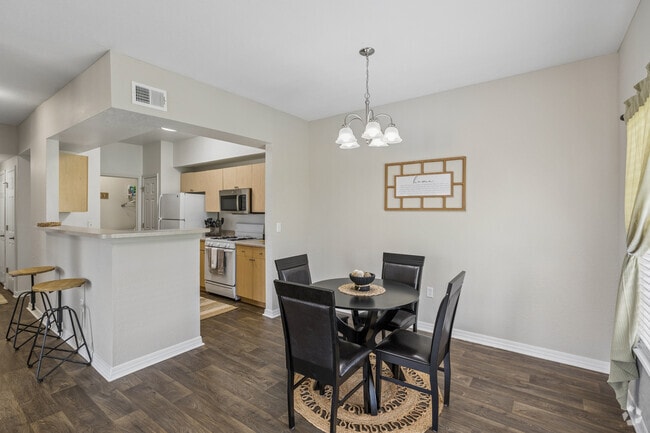 1BR, 1BA - 833SF - Dining Room