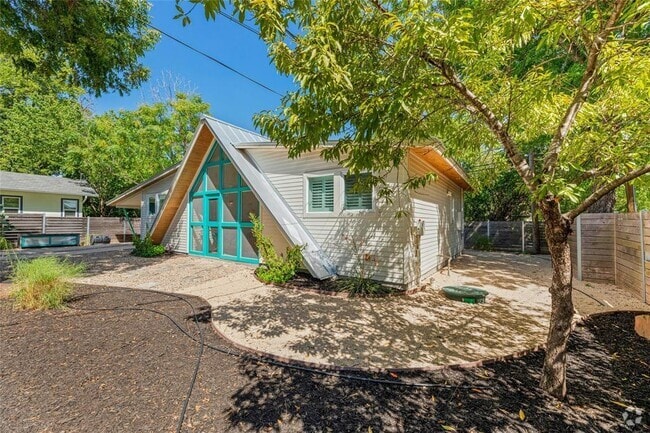 Building Photo - 3901 Cherrywood Rd Unit B Rental
