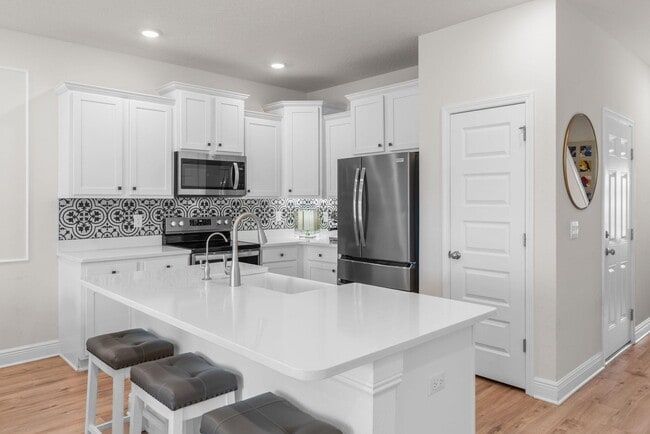 Photo - 4 Redbird Lp