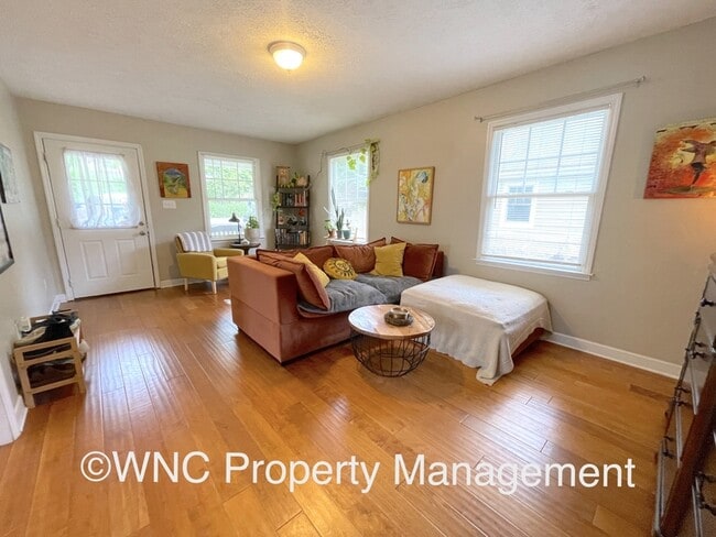 16 Spinet St