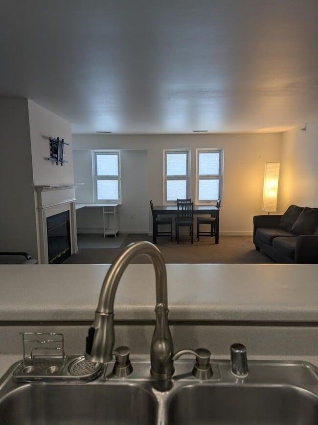 Photo - Bright and Spacious Condo for Rent in Downtown Verona