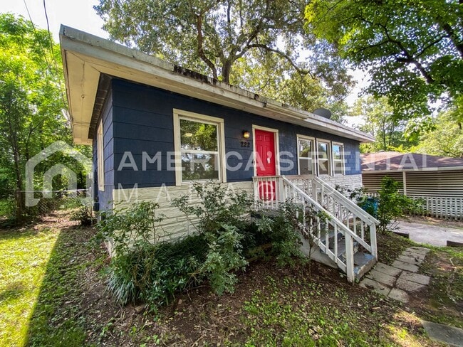 Photo - Home for rent in Midfield!
