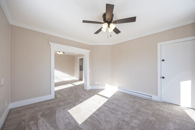 Photo - 584 Mt Hope St Unidad 2