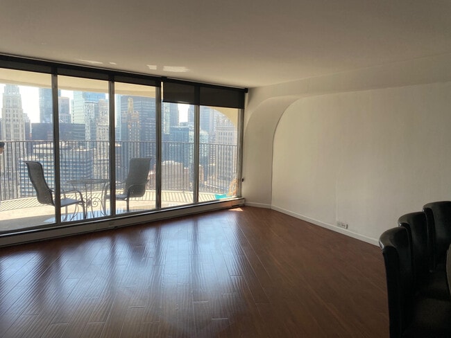 Photo - 300 N State St Unit 4708
