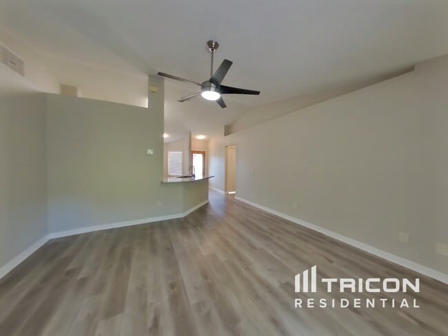 Photo - 16 Rymsen Ln