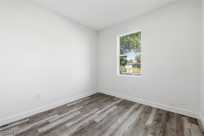 Photo - 10047 Amicola St