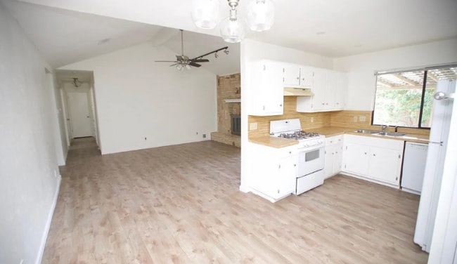 Photo - 2105 Cindy Ln