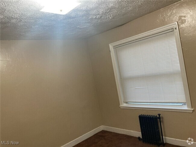 Building Photo - 1875 Forest Hills Blvd Rental