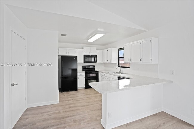 Photo - 6043 Felter St