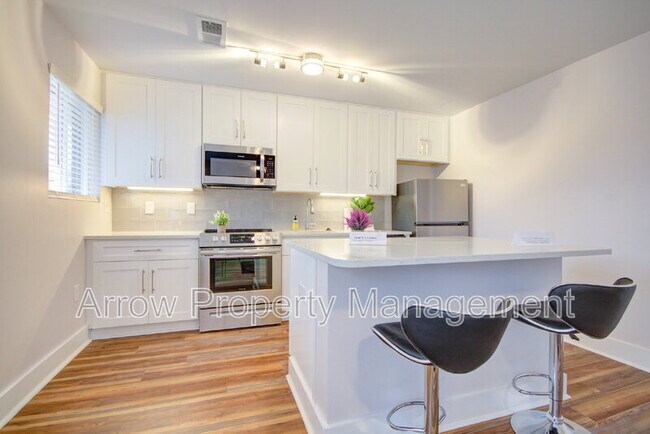 Building Photo - 4302 Knight Rd SW Unit #E Rental