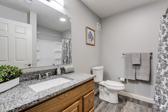 2 BR, 2 BA