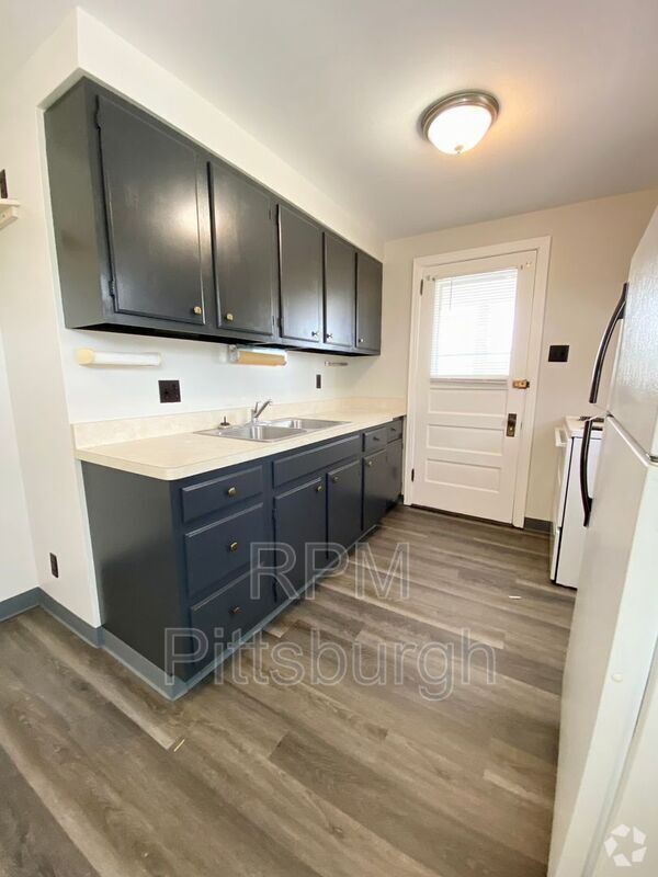 Building Photo - 7209 Front River Rd Rental