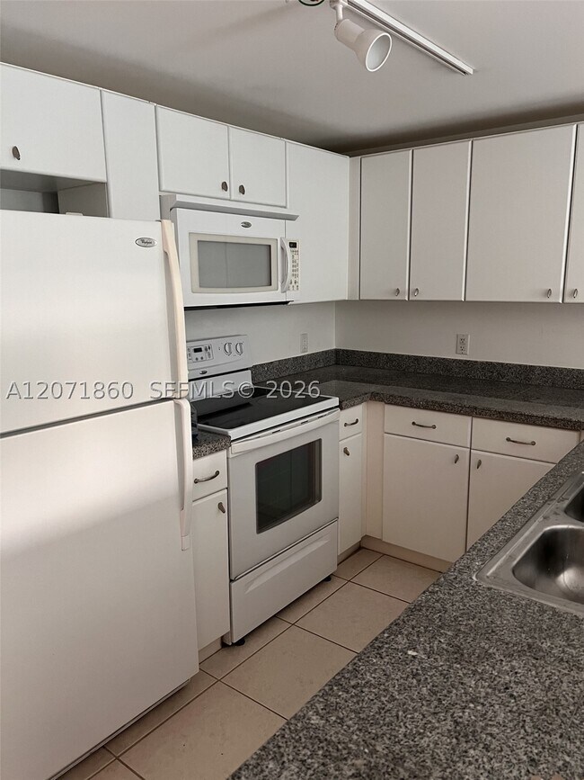 2740 SW 28th Terrace Unit 206