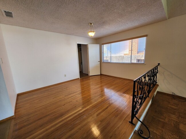 Photo - 2912 Notre Dame Dr