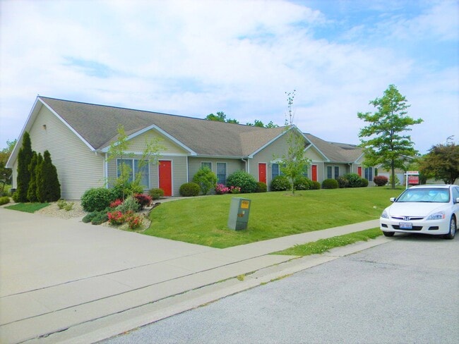 Building Photo - 102 N Gordon Ln