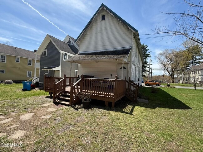 Photo - 172 Kingsboro Ave Unidad first floor