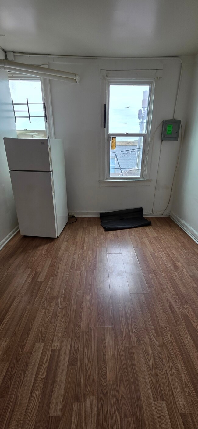 Photo - 2920 Parkwood Ave Unit Apt 3