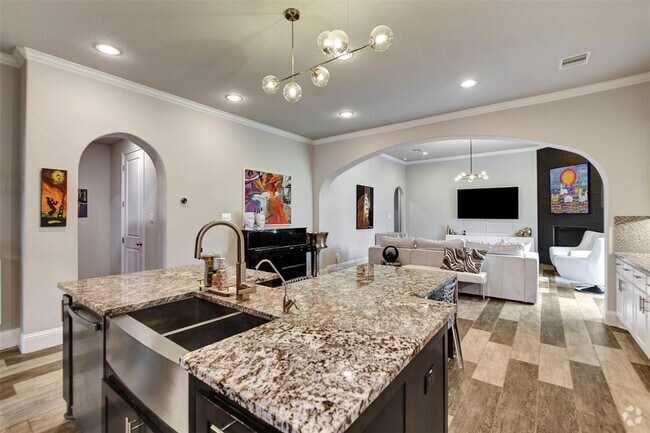 Building Photo - 13219 Pkwy Hills Dr Rental