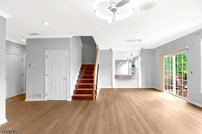 72 Albert Ct