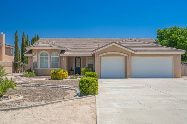Building Photo - 4-Bedroom Single-Story Home with Solar & RV Parking