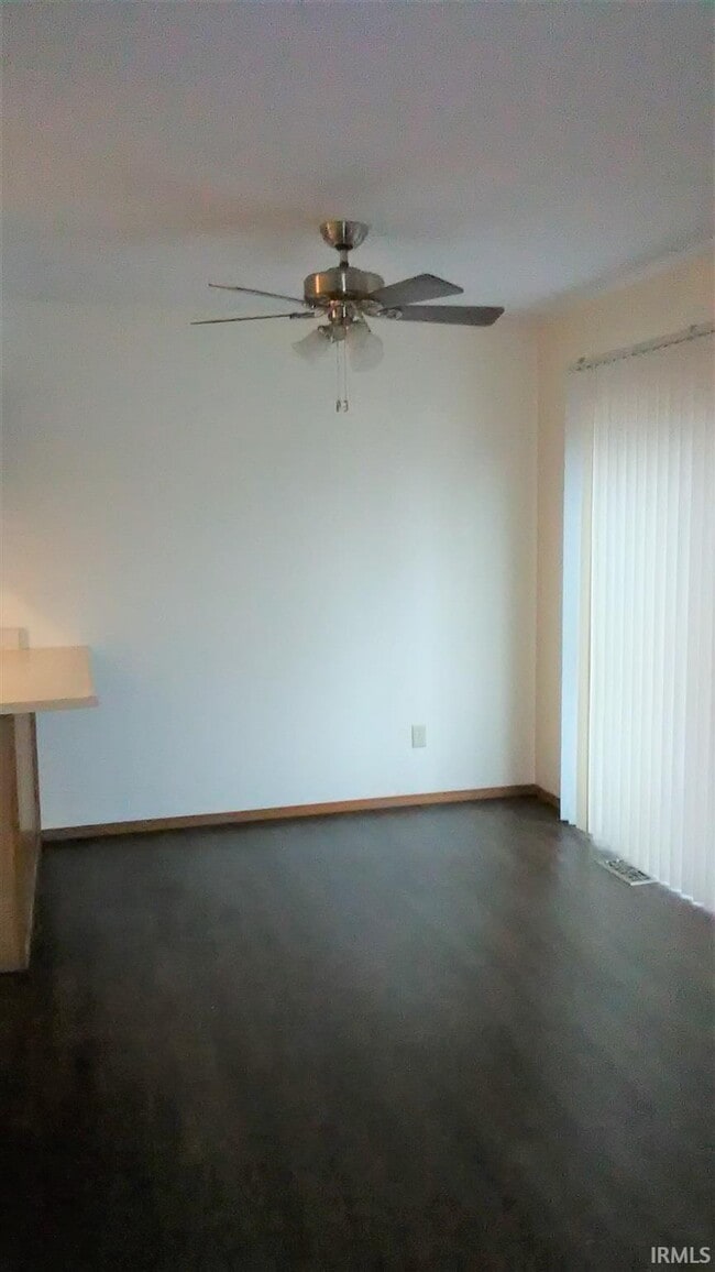 Photo - 402 S Village Ct