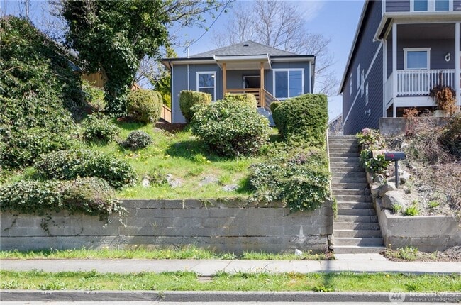 Photo - Updated 4bed/2bath Home in Walkable location!