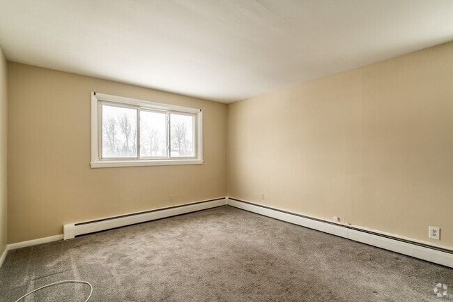 Building Photo - 2676 Sheridan Dr Unit 2 Rental
