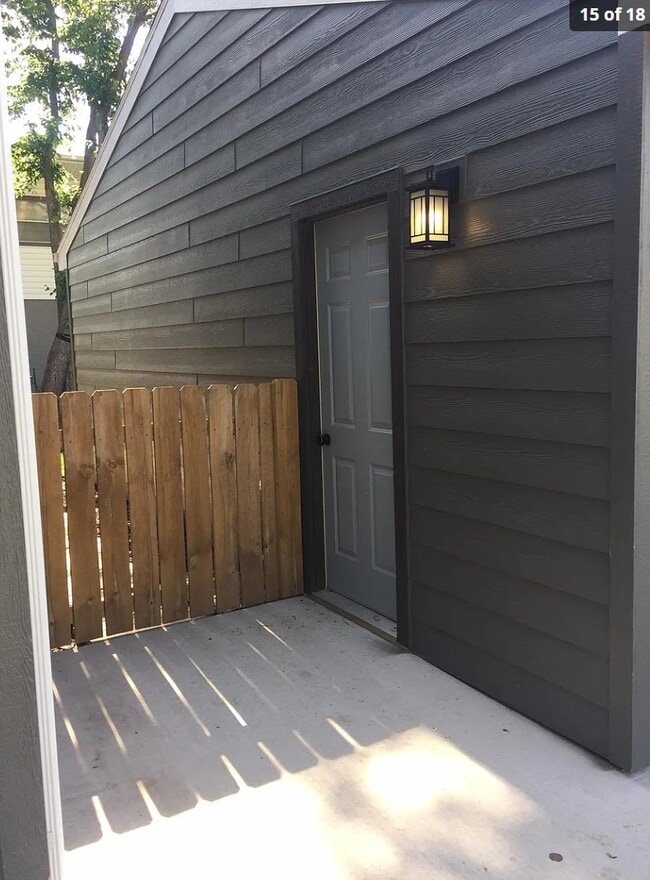 Photo - 1004 N Hudson ave