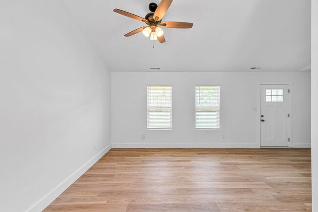 Photo - 374 Union Chapel Church Rd