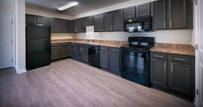 Three Bedroom Two Bath Apartment - Kitchen w/Plenty Counter Space