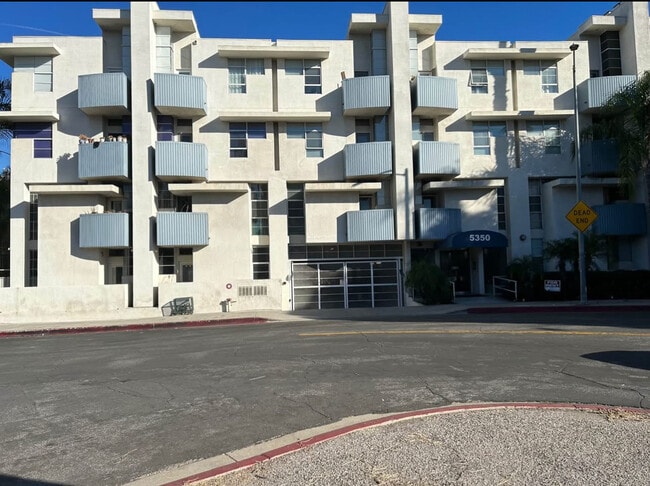 Photo - 5350 White Oak Ave Unit 209