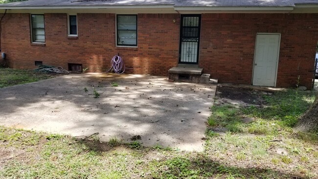 Photo - 1733 Carlyle Ave