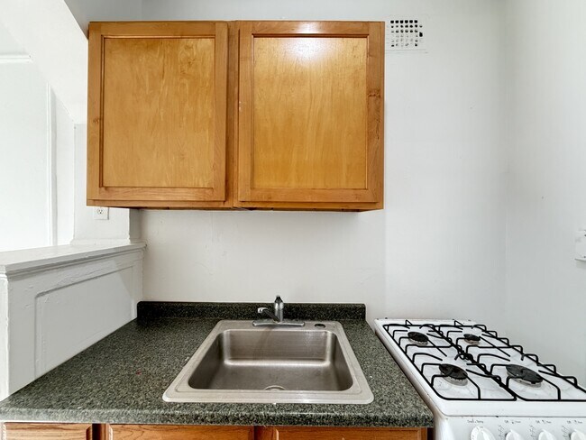 Photo - 4842 N Damen Ave Unit 102