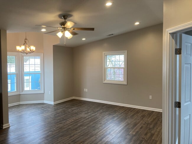 Living room with bay window - 1408 3rd Ave
