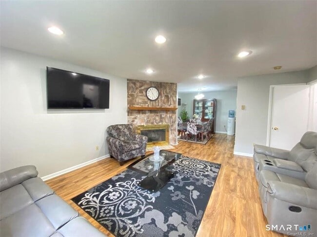 Photo - 19 Somers St Unit A3