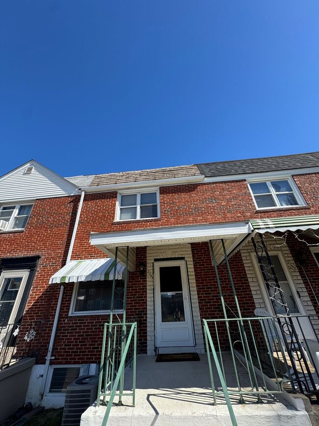 Super Fresh 3BR Townhome on Searles Rd for... - Super Fresh 3BR Townhome on Searles Rd for...