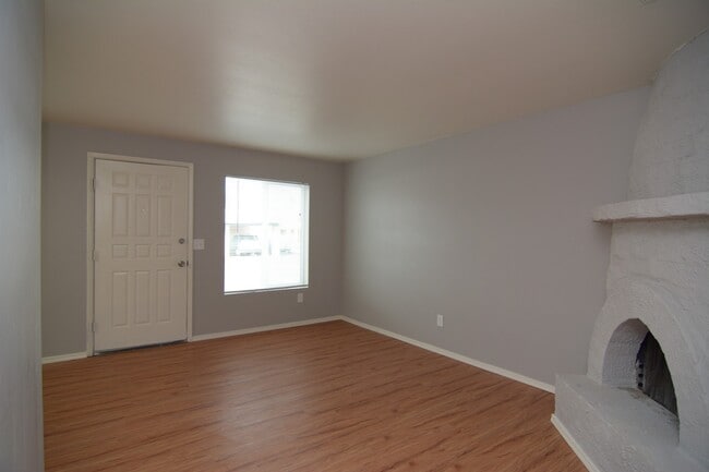 Photo - Remodeled 2 Bedroom 1 Bath Townhouse! Grea...