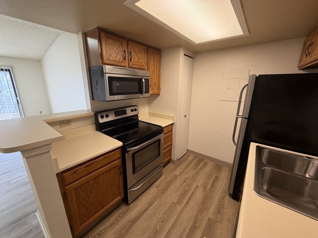 923 S Zeno Way